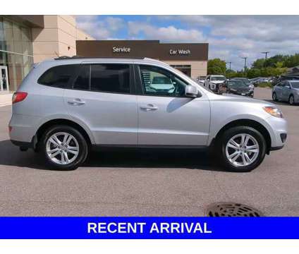 2011 Hyundai Santa Fe SE is a Silver 2011 Hyundai Santa Fe SE SUV in Merrillville IN