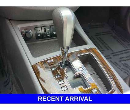 2011 Hyundai Santa Fe SE is a Silver 2011 Hyundai Santa Fe SE SUV in Merrillville IN