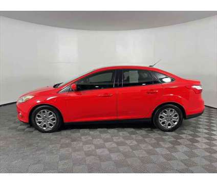 2012 Ford Focus SE is a Red 2012 Ford Focus SE Sedan in Palatine IL