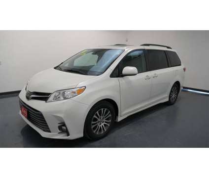 2018 Toyota Sienna XLE 8 Passenger is a White 2018 Toyota Sienna XLE Van in Waterloo IA