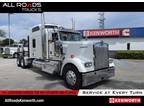 1995 Kenworth W900 Tandem-Axle Sleeper Truck