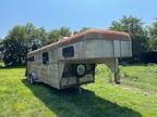 2007 Southern Missouri Goosneck 3 horse slant, tack and living area