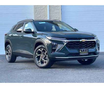 2025NewChevroletNewTraxNewFWD 4dr is a Grey 2025 Chevrolet Trax LT SUV in Mendon MA