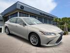 2019 Lexus ES 300h