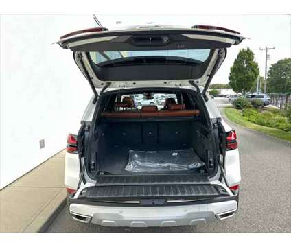 2025 BMW X5 xDrive40i is a White 2025 BMW X5 3.0si SUV in Hyannis MA