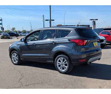 2019 Ford Escape SE is a 2019 Ford Escape SE Car for Sale in Peoria AZ