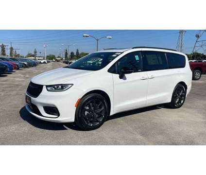 2024 Chrysler Pacifica Limited is a White 2024 Chrysler Pacifica Limited Car for Sale in Cerritos CA