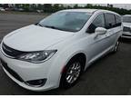 2020 Chrysler Pacifica White, 69K miles