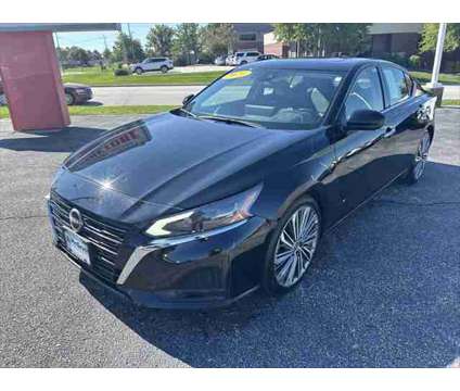 2023 Nissan Altima SL FWD is a Black 2023 Nissan Altima 2.5 Trim Sedan in Dubuque IA