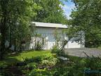 2552 Country Rd # 220 Van Buren, OH