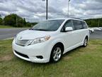 2017 Toyota Sienna White, 85K miles