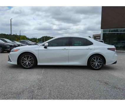 2022 Toyota Camry XLE Hybrid is a Silver 2022 Toyota Camry XLE Hybrid in Charleston SC