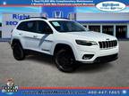 2023 Jeep Cherokee White, 36K miles