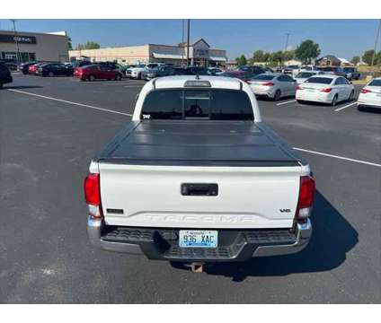 2016 Toyota Tacoma TRD Off Road is a White 2016 Toyota Tacoma TRD Off Road Truck in Owensboro KY