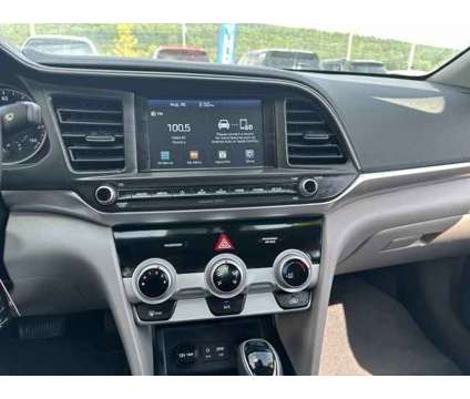 2019 Hyundai Elantra SEL is a Grey 2019 Hyundai Elantra Sedan in Lebanon NH