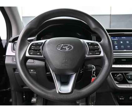 2019 Hyundai Sonata SE is a Black 2019 Hyundai Sonata SE Sedan in Bartlett IL