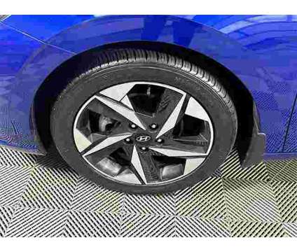 2022 Hyundai Elantra SEL is a Blue 2022 Hyundai Elantra Sedan in Raynham MA