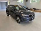 2022 Volvo XC40 T5 Momentum