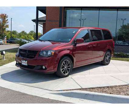 2018 Dodge Grand Caravan SE Plus is a Red 2018 Dodge grand caravan SE Van in Algonquin IL