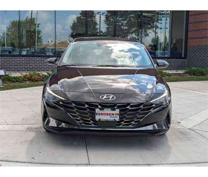 2021 Hyundai Elantra SEL is a Black 2021 Hyundai Elantra Sedan in Algonquin IL