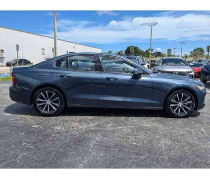 2021 Volvo S60 T5 Momentum is a Blue 2021 Volvo S60 T5 Sedan in Miami FL