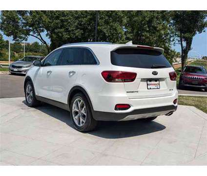 2019 Kia Sorento 3.3L EX Sport is a White 2019 Kia Sorento SUV in Algonquin IL