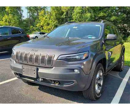 2019 Jeep Cherokee Trailhawk Elite 4x4 is a Grey 2019 Jeep Cherokee Trailhawk SUV in Mechanicsburg PA