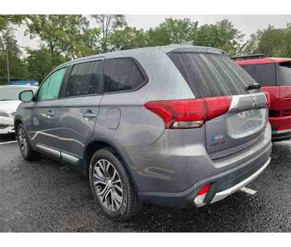 2018 Mitsubishi Outlander SE is a 2018 Mitsubishi Outlander SE SUV in Mechanicsburg PA