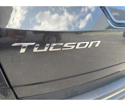 2022 Hyundai Tucson SEL is a Grey 2022 Hyundai Tucson SUV in Hialeah FL