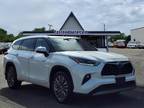 2021 Toyota Highlander Hybrid White, 104K miles