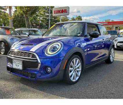 2021 MINI Hardtop Cooper S is a Blue 2021 Mini Hardtop Cooper Hatchback in Morristown NJ