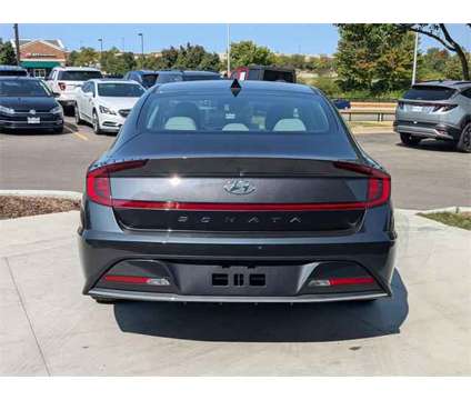 2022 Hyundai Sonata SE is a Grey 2022 Hyundai Sonata SE Sedan in Algonquin IL