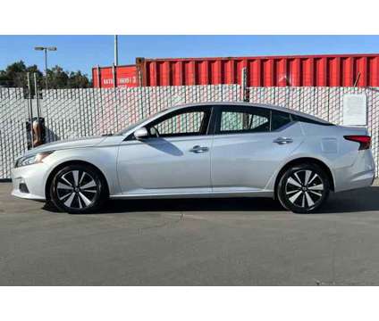 2021 Nissan Altima SV FWD is a Silver 2021 Nissan Altima 2.5 Trim Sedan in Visalia CA