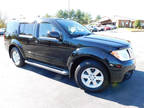 2012 Nissan Pathfinder LE