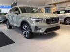 2025 Volvo XC40 B5 Plus Bright Theme