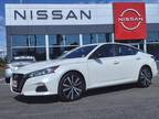 2020 Nissan Altima White, 61K miles