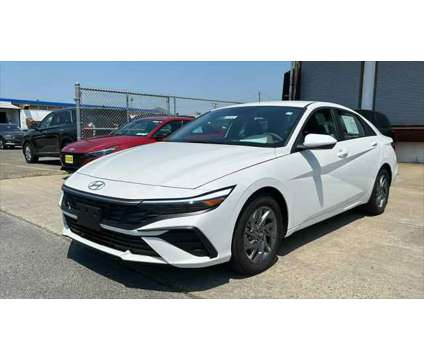 2024 Hyundai Elantra SEL is a White 2024 Hyundai Elantra Sedan in Danbury CT