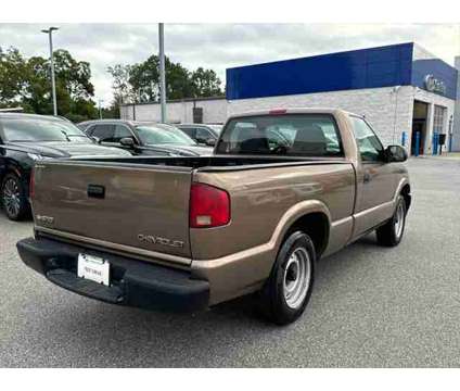 2003 Chevrolet S-10 Base is a 2003 Chevrolet S-10 Base Truck in Athens GA