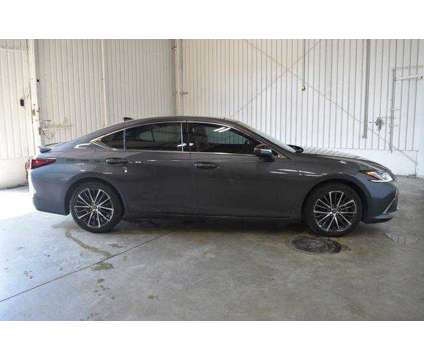 2022 Lexus ES 350 350 is a 2022 Lexus es 350 Sedan in Manhattan KS