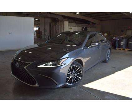 2022 Lexus ES 350 350 is a 2022 Lexus es 350 Sedan in Manhattan KS