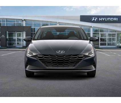 2022 Hyundai Elantra SE is a Grey 2022 Hyundai Elantra SE Sedan in West Islip NY