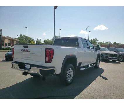 2023 GMC Sierra 2500HD 4WD Crew Cab Standard Bed SLE is a White 2023 GMC Sierra 2500 H/D Truck in Elmhurst IL