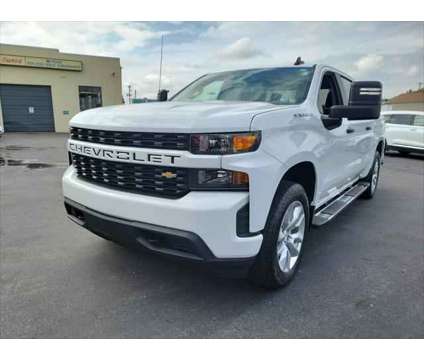 2020 Chevrolet Silverado 1500 4WD Crew Cab Short Bed Custom is a White 2020 Chevrolet Silverado 1500 Truck in Hanover PA