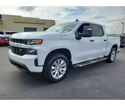 2020 Chevrolet Silverado 1500 4WD Crew Cab Short Bed Custom is a White 2020 Chevrolet Silverado 1500 Truck in Hanover PA