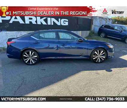 2022 Nissan Altima 2.5 SR is a Blue 2022 Nissan Altima 2.5 SR Sedan in Bronx NY