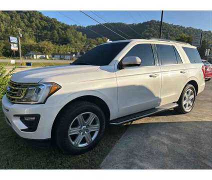 2018 Ford Expedition XLT is a Silver, White 2018 Ford Expedition XLT SUV in Pikeville KY