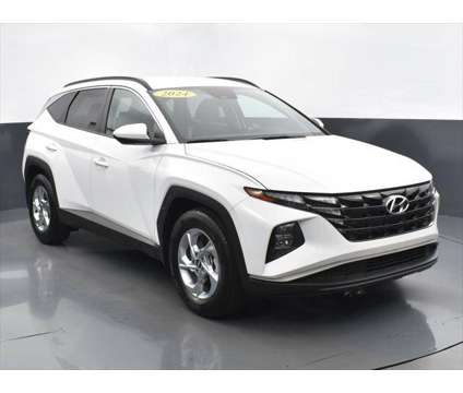 2024 Hyundai Tucson SEL is a White 2024 Hyundai Tucson SUV in Mcdonough GA