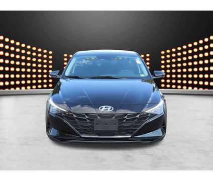 2022 Hyundai Elantra SEL is a Black 2022 Hyundai Elantra Sedan in Chantilly VA