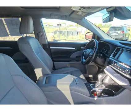 2019 Toyota Highlander XLE is a Blue 2019 Toyota Highlander XLE SUV in Dubuque IA