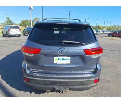 2019 Toyota Highlander XLE is a Blue 2019 Toyota Highlander XLE SUV in Dubuque IA